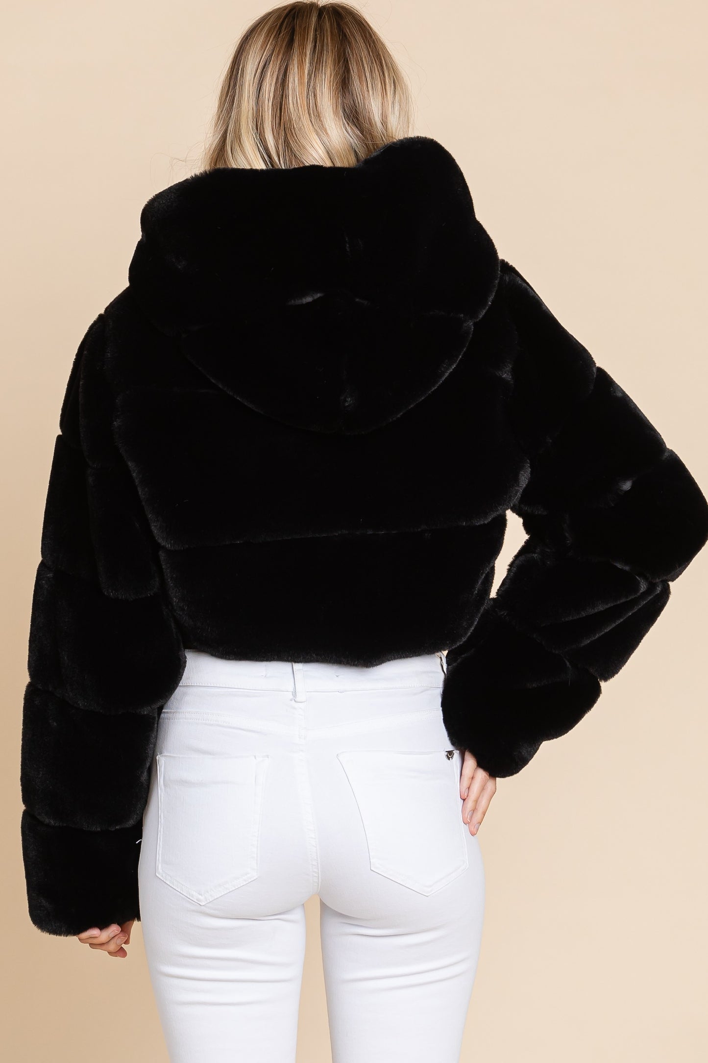 SNOW FAUX FUR CROP JACKET