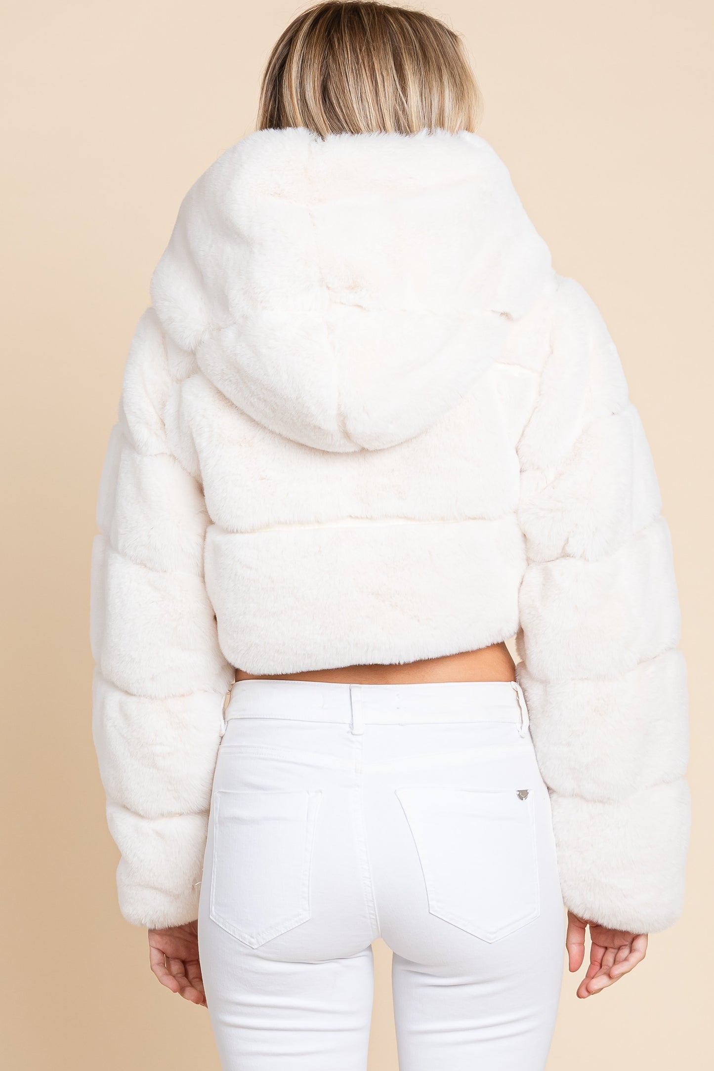 SNOW FAUX FUR CROP JACKET